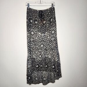 Love Stitch Womens Medium Black White Maxi Skirt Stretch Geometric High & Low